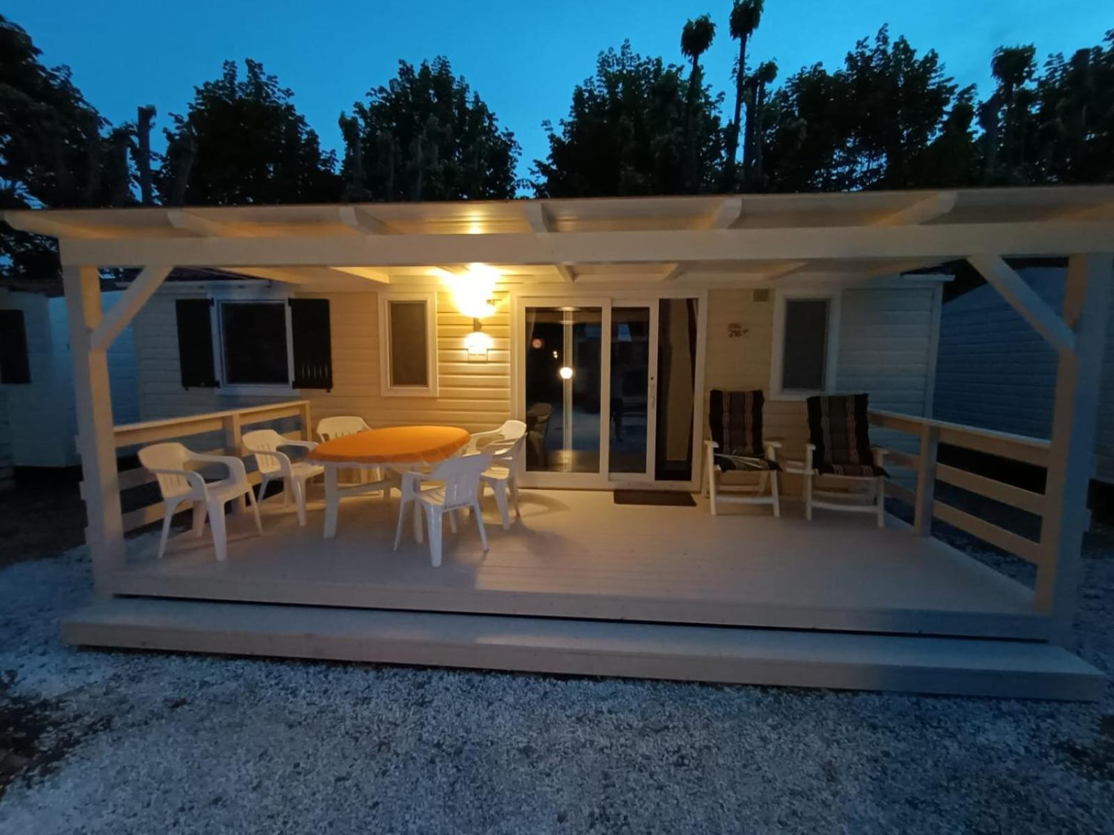 Chalet Camping River Italie Met 2 Slaapkamers Амелия Экстерьер фото
