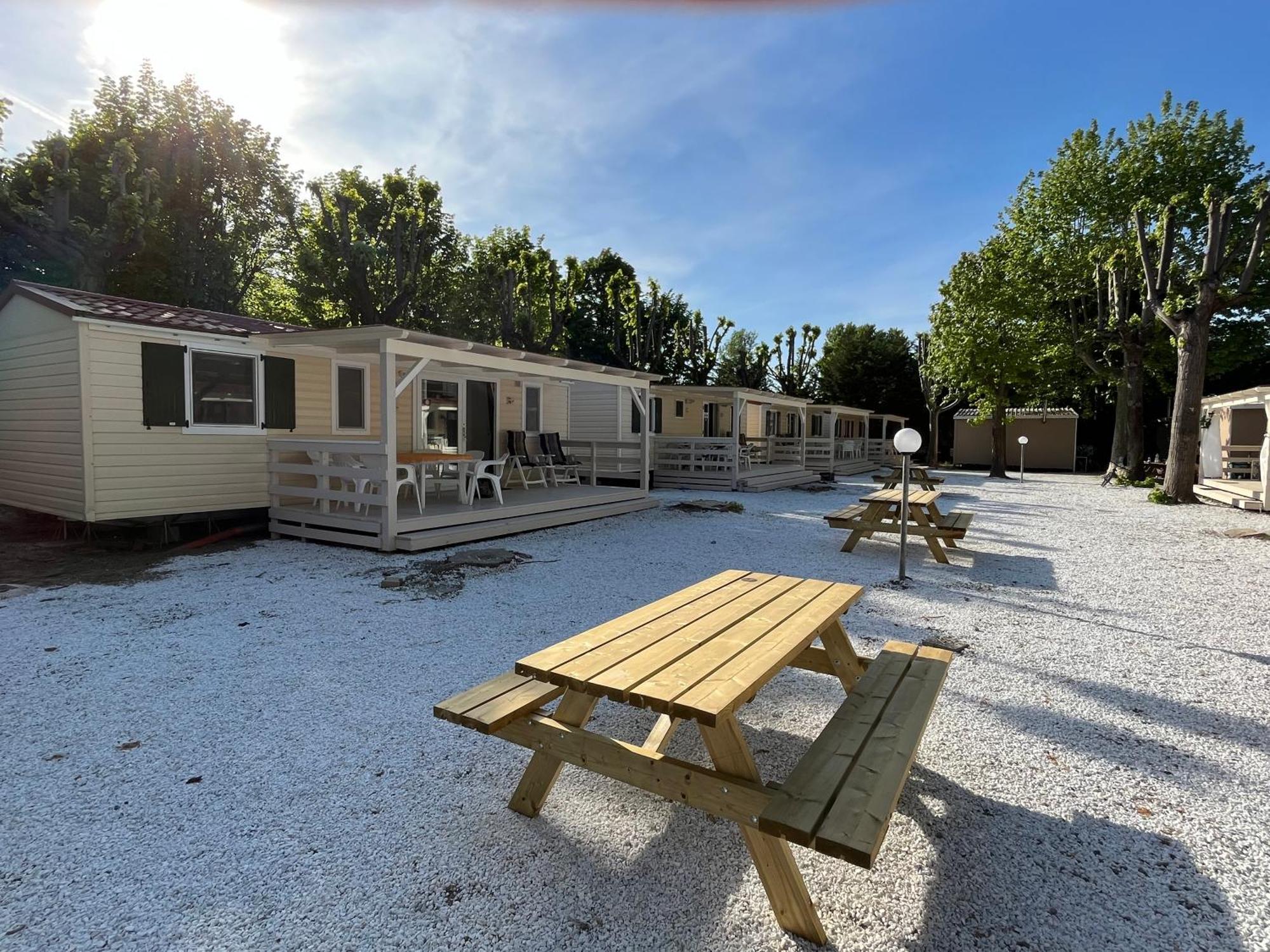 Chalet Camping River Italie Met 2 Slaapkamers Амелия Экстерьер фото